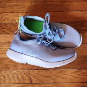 Oofoas Carolina Blue OOmg Lace-Up Size 8